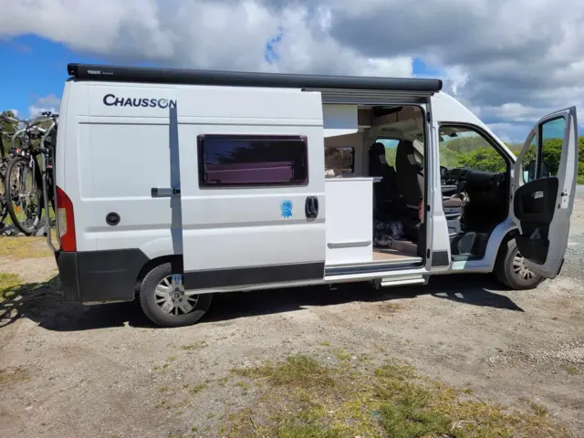 Fourgon Chausson First Line V 594 – Saint-Urbain