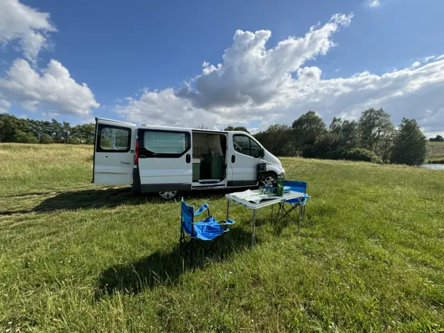 Van Autre Trafic – Menville