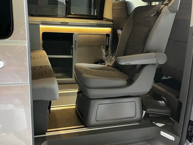 Van Volkswagen California T6.1 Coast 150 – Cugand