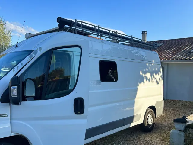 Fourgon Burstner Elegance – Saint-Christophe-de-Double