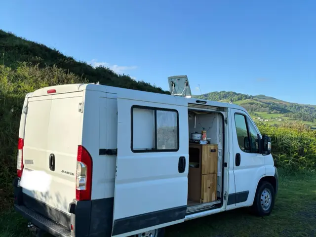 Van Autre Jumper – Anglet