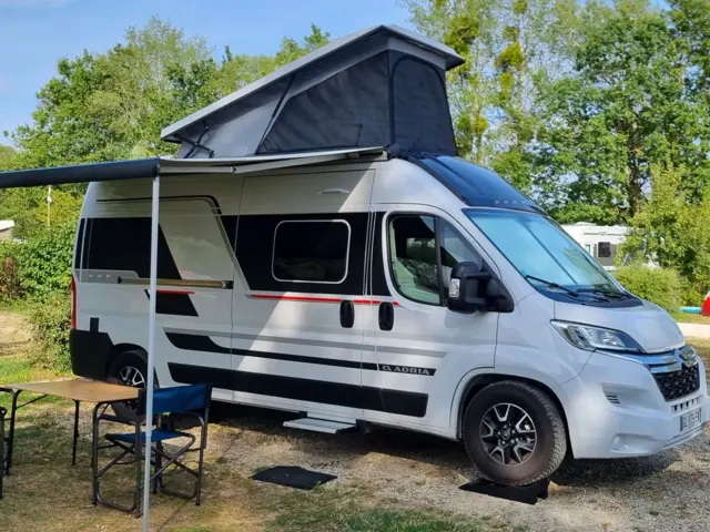 Fourgon Adria Twin Sports 600 Sx Fourgon – Le Beausset