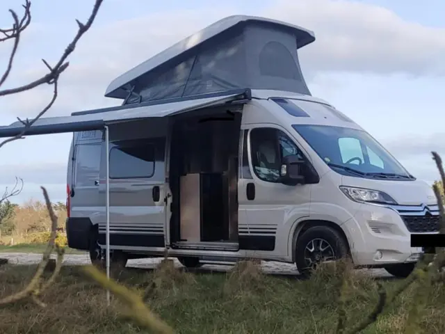 Fourgon Burstner Active – Montmartin-sur-Mer