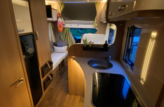  MC LOUIS GLAMYS image