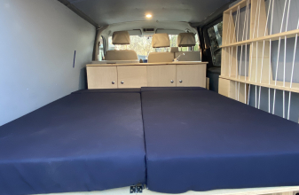 Volkswagen TRANSPORTEUR T5 image