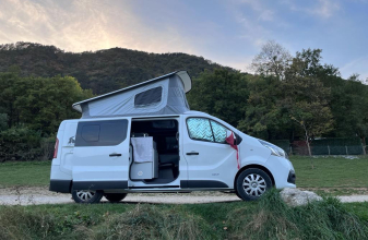 RENAULT STYLEVAN BASE RENAULT TRAFIC image