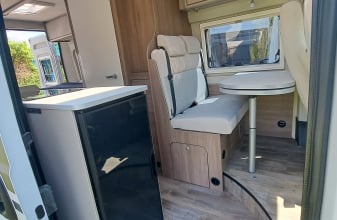 Peugeot CARADO VN 600 image